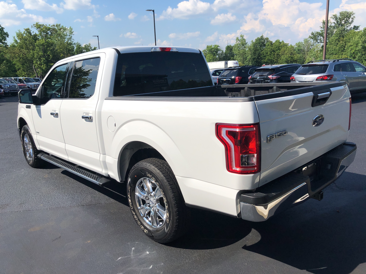 Pre-Owned 2017 FORD F-150 XLT 4WD 4 DOOR CREW CAB PICKUP