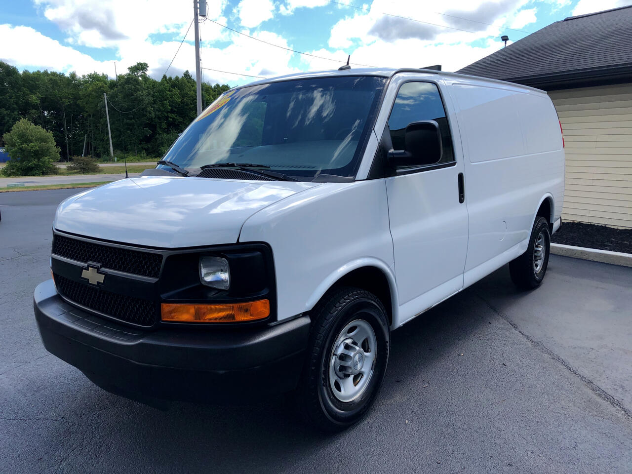 Pre-Owned 2015 CHEVROLET EXPRESS 2500 BASE RWD 3 DOOR STANDARD CARGO VAN