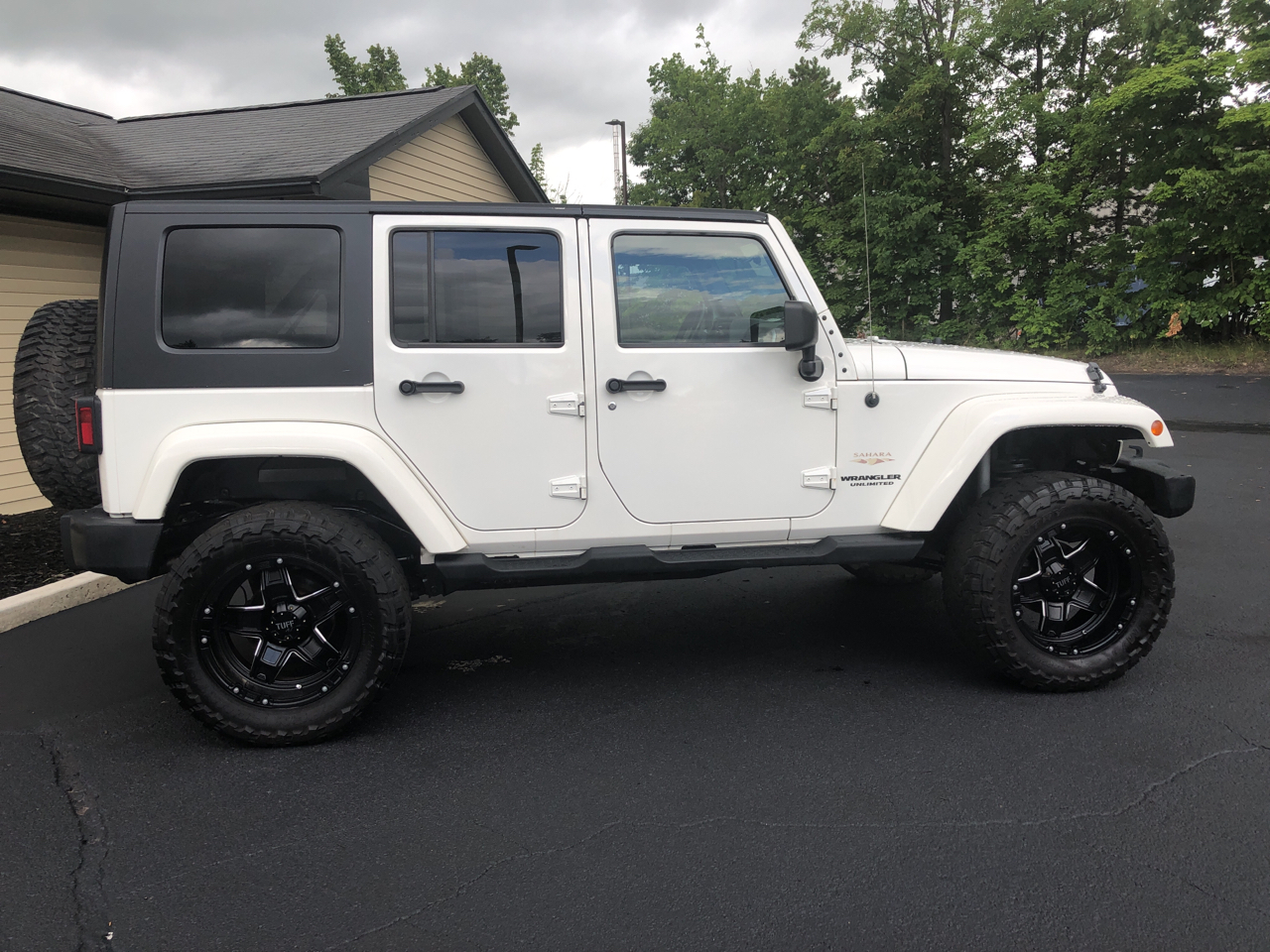 Pre-Owned 2010 JEEP WRANGLER UNLIMITED SAHARA 4WD 4 DOOR SPORT UTILITY