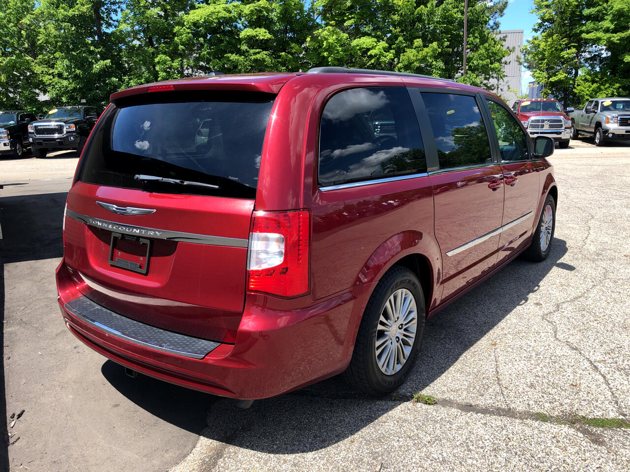 PreOwned 2013 CHRYSLER TOWN & COUNTRY TOURING L FWD 4